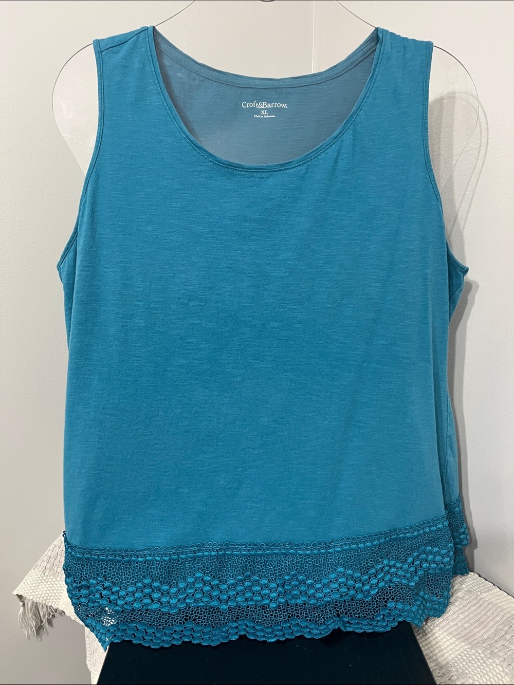 croft & barrow teal sleeveless tank with crochet hem